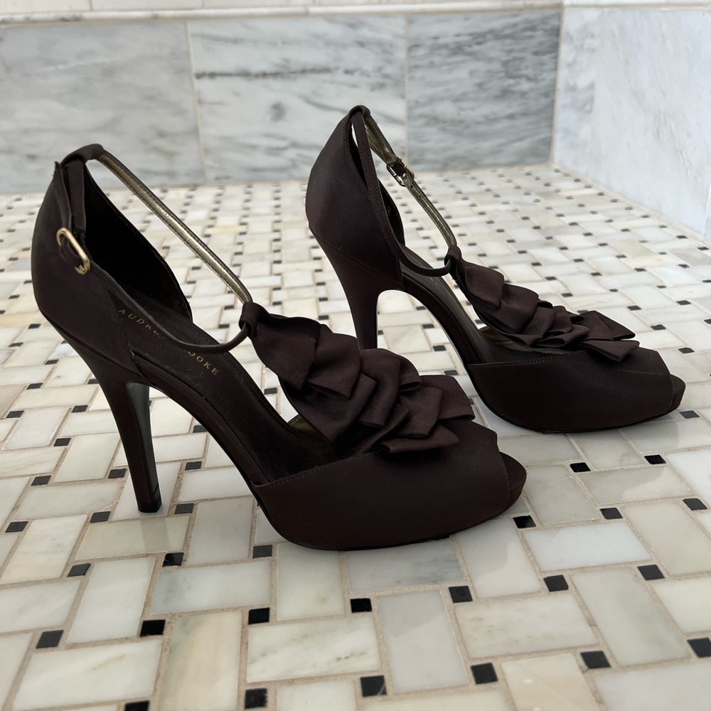 Audrey Brooke brown heel